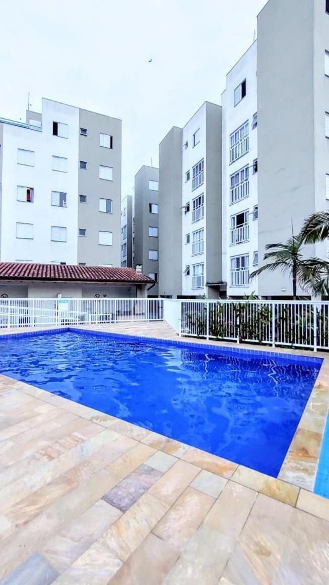 شقة Apartamento Com Piscina Churrasqueira Em أوباتوبا المظهر الخارجي الصورة